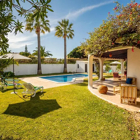 Outstanding With Private Heatedpool Albufeira