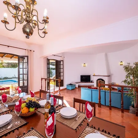 Villa In Gale With Pool & Beach Nearby Vila
