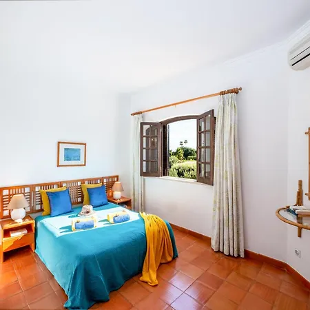 Villa Outstanding With Private Heatedpool