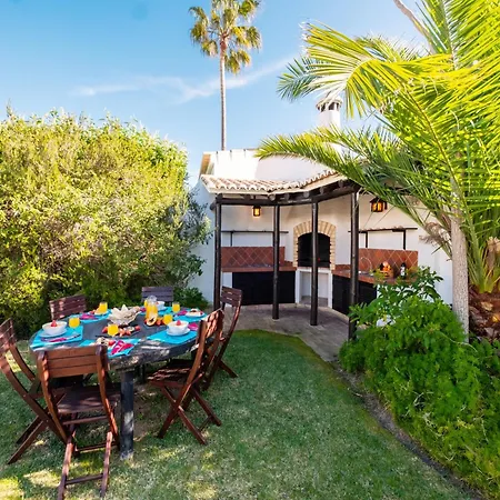 Villa Outstanding With Private Heatedpool *